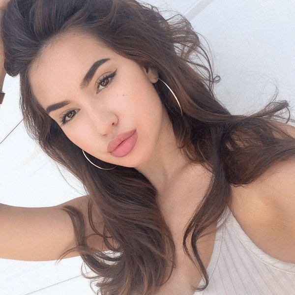 files/rate-these-random-pretty-girls-i-found-on-pinterest-v0-koobpw1fdkt91.png